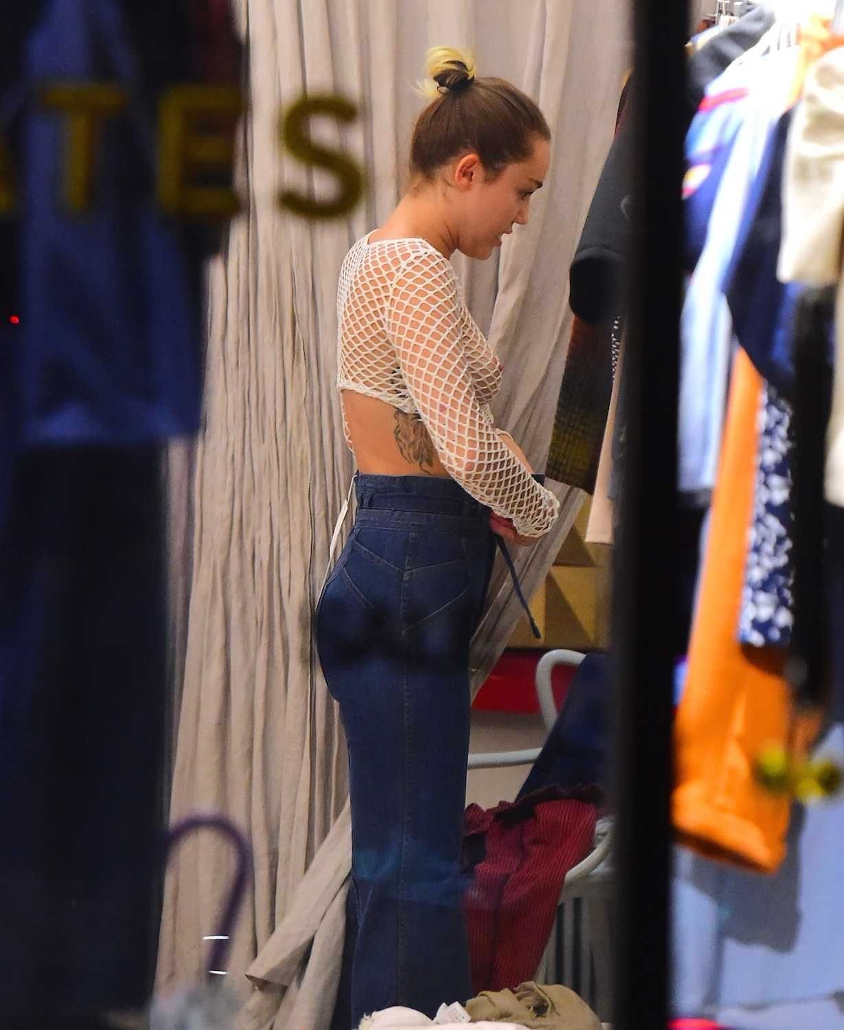 Miley Cyrus 113