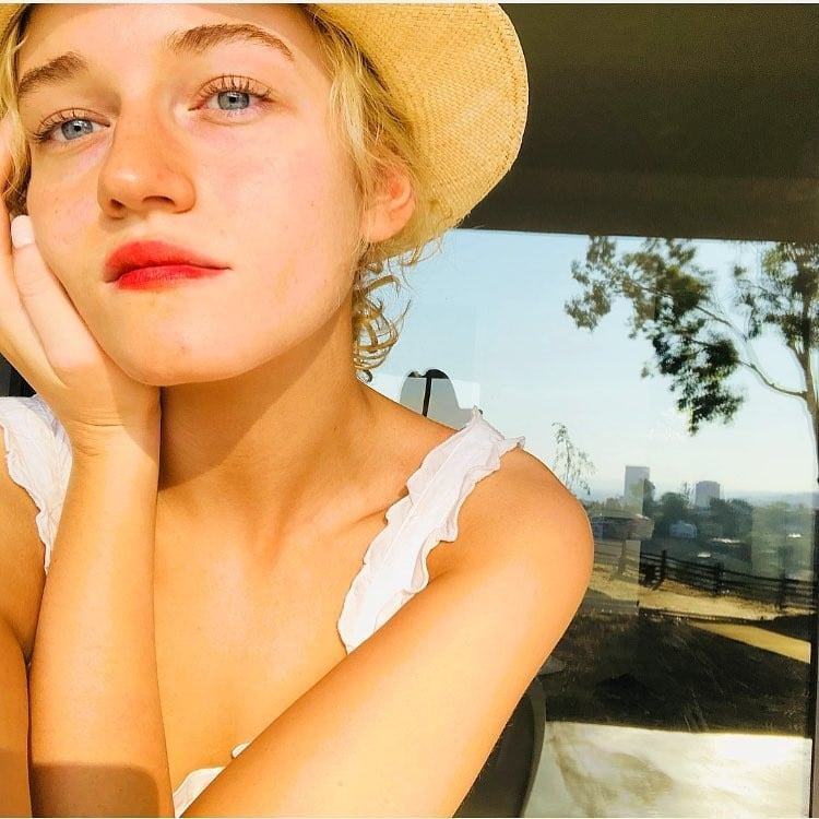 Julia Garner 21